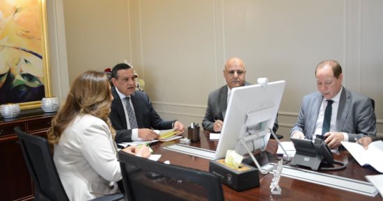 وزير التنمية المحلية يوجه المحافظين بسرعة تنفيذ المشروعات.. اعرف التفاصيل