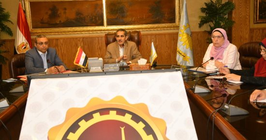 محافظ الغربية يناقش مقترحات تعظيم موارد الدولة مع رؤساء المدن والأحياء