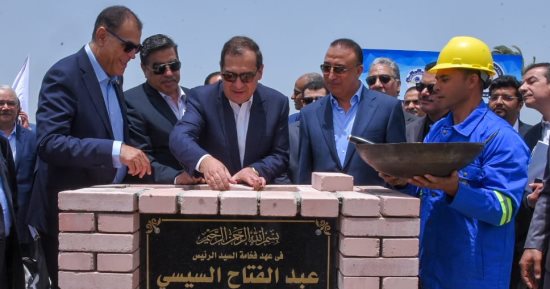 محافظ الإسكندرية ووزير البترول يفتتحان مشروع محطة معالجة الصرف الصناعى