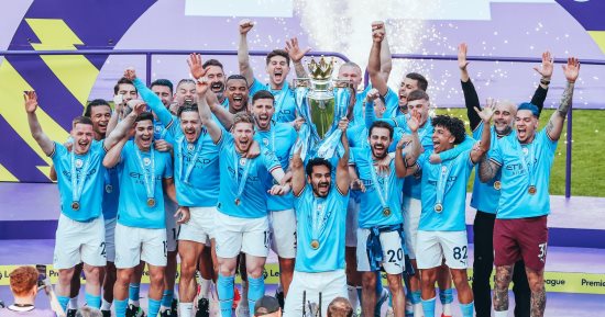مراسم تتويج مانشستر سيتى بلقب الدوري الإنجليزي 2023.. فيديو وصور