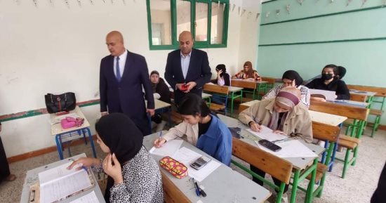 وكيل تعليم الشرقية يتفقد لجان الإعدادية.. ولا شكاوي من أسئلة الجبر "صور"