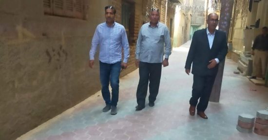 استكمال أعمال التطوير بالمراكز والأحياء وتركيب بلاط الإنترلوك بـ6 شوارع فى ديروط
