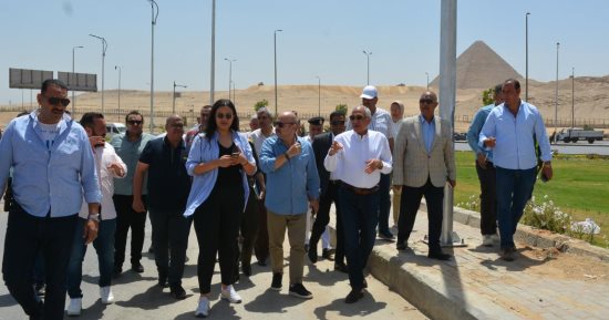 محافظ الجيزة يوجه بالنهوض بالمظهر الجمالى للطرق المؤدية إلى المتحف المصرى الكبير