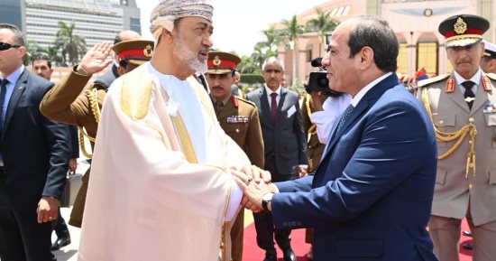 سلطان عُمان يختتم زيارته للقاهرة ويبعث برقيَّة شكر وتقدير للرئيس السيسي