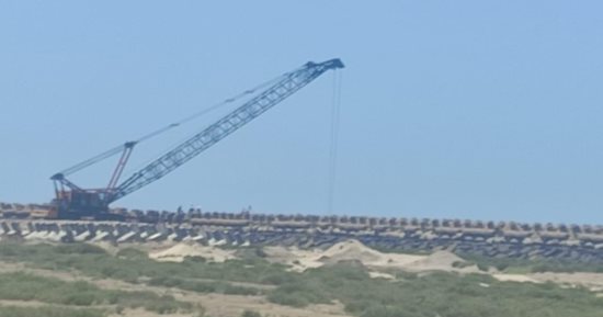 ننشر صور أعمال حماية المناطق الساحلية من جمصة حتى المنصورة الجديدة‏