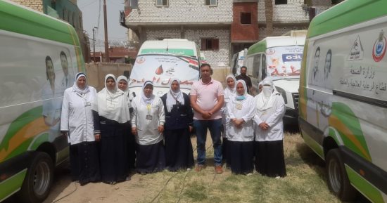 حياة كريمة ببنى سويف: الكشف وتوفير العلاج لـ 1500 حالة فى قافلة بقرية طما