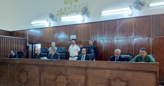 السجن 10 سنوات لشقيقتين و5 لآخر لاتهامهم بالإتجار فى المخدرات بسوهاج