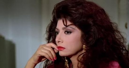 تعرف على رسالة نجلاء فتحى للنجمة نبيلة عبيد بسبب الراقصة والسياسى