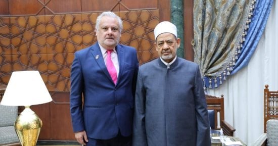 شيخ الأزهر يستقبل سفير بيرو فى القاهرة 
