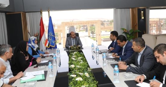 وفد "القومى لحقوق الإنسان" يلتقي الوافدين السودانيين بأسوان
