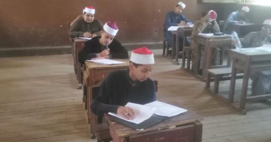 طلاب الابتدائى والإعدادى الأزهرى يؤدون اليوم امتحانات الفقه والقرآن والنحو