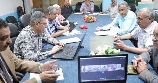 طلاب أولى ثانوى بالوادى الجديد يختتمون امتحانات نهاية العام بمادة الأحياء دون شكاوى 