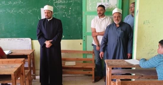 وكيل أزهر الإسكندرية يتفقد لجان امتحانات الشهادة الإعدادية