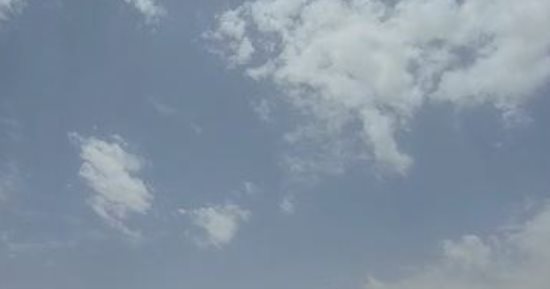 هطول زخات مطر وغيوم بسماء الأقصر.. صور