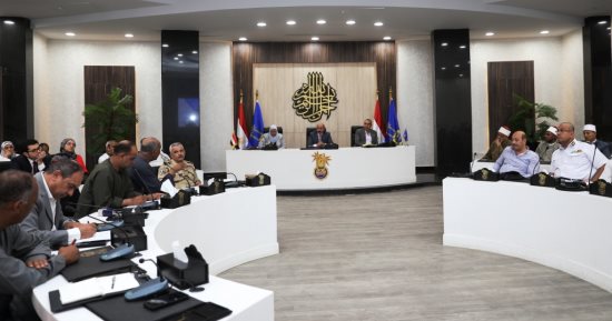 محافظ أسوان: البدء فى إنشاء كوبرى للمشاة بالسيل الجديد وآخر بالكاجوج