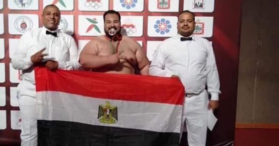 حكاية "هيما "بطل العالم فى"السومو".. عشقه الشعب اليابانى وزاره السفير بمنزله بالزقازيق
