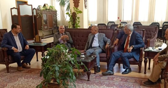 رئيس جامعة الزقازيق يستقبل وكيل وزارة المالية الجديد بالشرقية