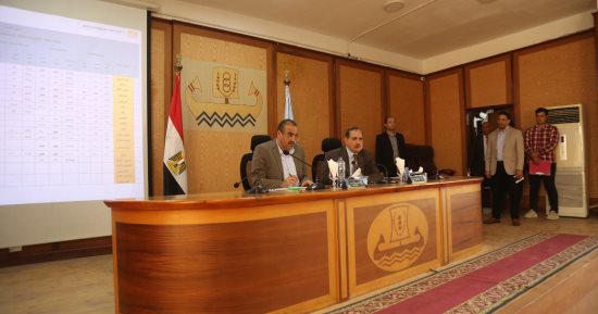 محافظ كفر الشيخ يناقش الخطة الاستثمارية موجهاً بسرعة انتهاء أعمال تطوير مصيف بلطيم