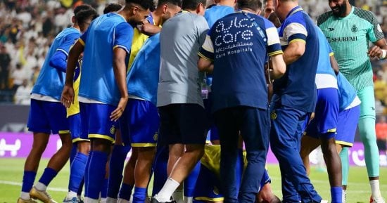 رونالدو يسجد احتفالا بهدفه فى مرمى الشباب.. فيديو