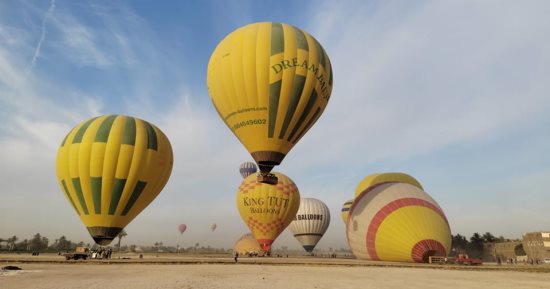 إلغاء تحليق رحلات البالون الطائر فى سماء غرب الأقصر لتقلبات الطقس