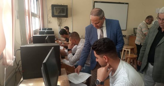 وكيل تعليم كفر الشيخ يتفقد لجان امتحانات الدبلومات الفنية.. صور
