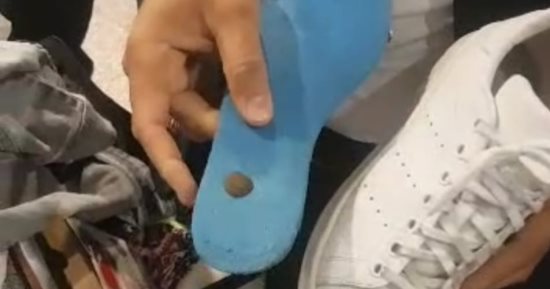 جمارك مطار الغردقه الدولى تضبط محاولة تهريب عدد من قطع الحشيش المخدر 