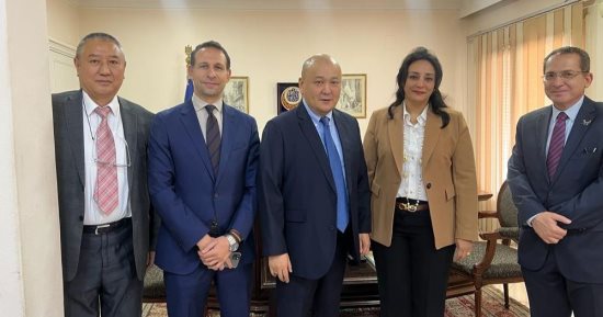 نائب وزير السياحة والآثار وسفير منغوليا بالقاهرة يبحثان تعزيز التعاون السياحى