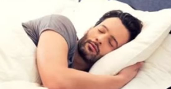 هل تصل إلى الموت؟ أمراض قد تصيبك بسبب كثرة النوم أبرزها القلب والسكرى.. فيديو