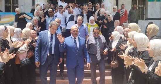 رئيس جامعة الزقازيق يشهد فعاليات حفل مشروعات التخرج بكلية التربية النوعية