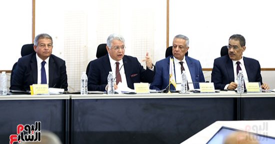 الحوار الوطنى.. ضياء رشوان: قانون موحد للتعليم أولى خطوات النهوض بالمنظومة.. اقتراح بتغيير مسمى التعليم الفنى والمناهج.. وإلزام أصحاب المصانع بإنشاء مدارس فى تخصصهم.. ويؤكد: التعليم وسيلة انتقال للمستقبل