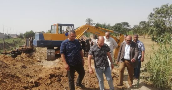 رئيس "مياه القناة" يتفقد أعمال تغذية مدينة اللقاحات والأمصال بالإسماعيلية