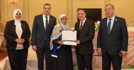 محافظ الإسكندرية يكرم الأمهات المثاليات فى احتفالية التضامن.. صور