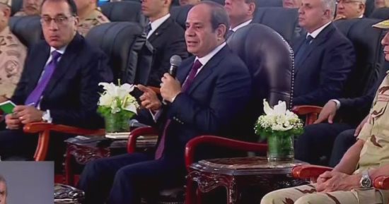 الرئيس السيسى للمستثمرين: مجمع الكوارتز فرصة جيدة للاستثمار فى القطاع