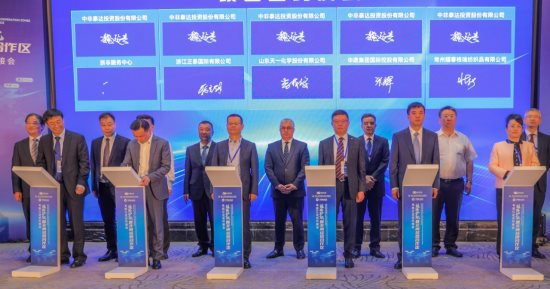 687 مليون دولار استثمارات جديدة في الطاقة والمنسوجات بقناة السويس