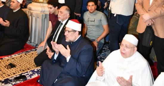 مساجد مصر تصلى على النبى محمد وحملة عالمية تحت عنوان: اعرف قدر نبيك