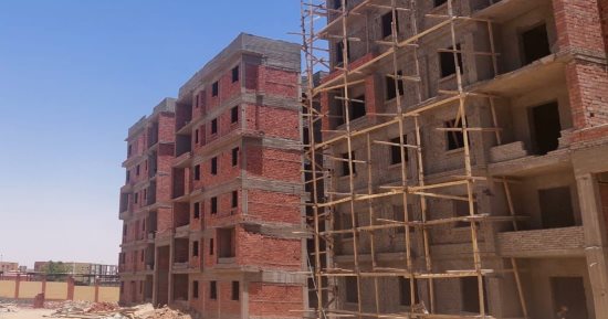 60 % نسبة تنفيذ 672 وحدة بمشروع سكن كل المصريين بمدينة أسوان الجديدة
