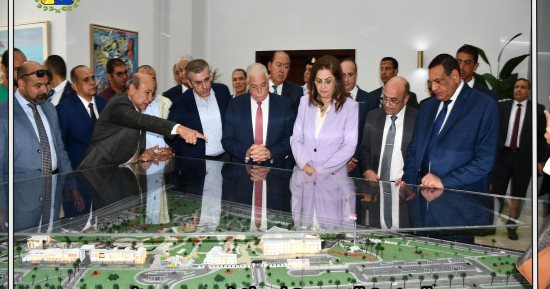 شرم الشيخ مدينة يعشقها العالم.. انتهت من استضافة 4000 شخصية من كل العالم خلال اجتماعات بنك التنمية الأفريقى.. افتتاح مقر مجلس المدينة المطور.. التجهيز لافتتاح القرية التراثية.. والتحضير لمهرجان غنائى عالمى جديد