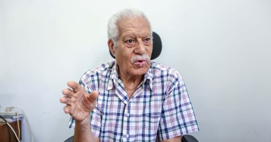 الشاعر الكبير أحمد سويلم لـ "اليوم السابع": الشعر في مصر بخير ولجنة الشعر دورها اكتشاف الشعراء الشباب.. التربية والتعليم تحتاج لتطبيق حصص التربية الثقافية.. وديوان العرب اتسعت مساحته ولم يعد مقصورًا على القصيدة