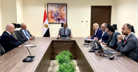 نائب وزير الإسكان يتابع موقف مشروعات مياه الشرب والصرف بمحافظتي شمال وجنوب سيناء