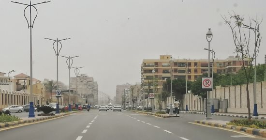 رياح محملة بالأتربة في شوارع وميادين محافظة بورسعيد.. صور 