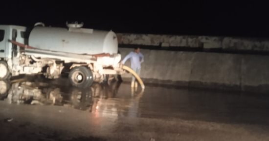 رفع مياه الأمطار ليلًا بالبرلس وإعلان الطوارئ بكفر الشيخ