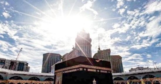 الثانى والأخير بـ2023.. شاهد لحظة تعامد الشمس على الكعبة المشرفة.. فيديو