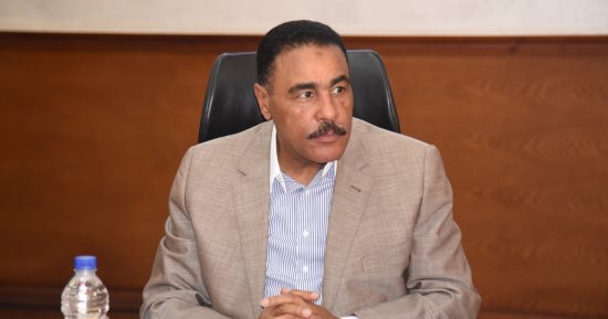 محافظ مطروح يوجه بسرعة إنهاء مد شبكة الغاز الطبيعى بالكيلو 7 وعزبة السادات