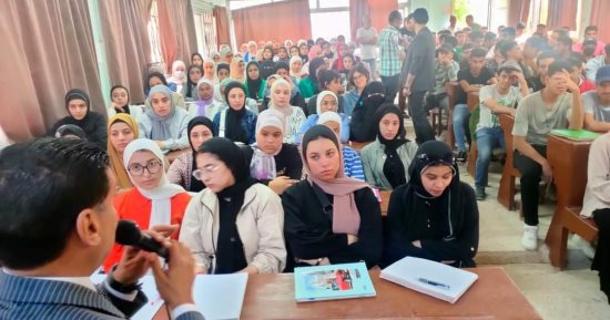 إقبال كبير على محاضرات القوافل التعليمية لطلاب الثانوية العامة بشمال سيناء
