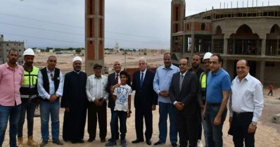 محافظ جنوب سيناء يتفقد الأعمال الإنشائية لمسجد الصديق بنويبع 