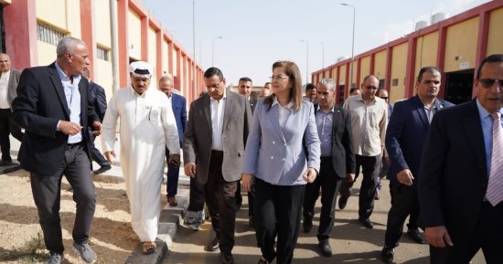 وزيرة التخطيط تتفقد منطقة الورش الحرفية بالعريش خلال زيارتها اليوم لشمال سيناء