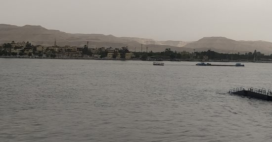أمطار خفيفة على مدينة الأقصر صباحًا والمحافظة تعلن رفع حالة الطوارئ