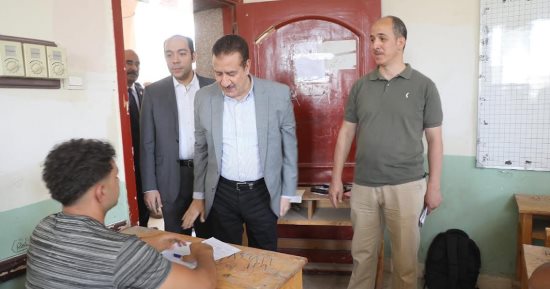 محافظ المنوفية يتفقد لجان امتحانات الدبلومات الفنية ويوجه بتذليل العقبات