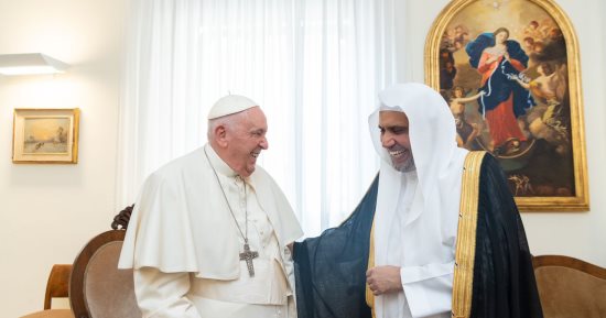 بابا الفاتيكان يستضيف أمين عام رابطة العالم الإسلامي 