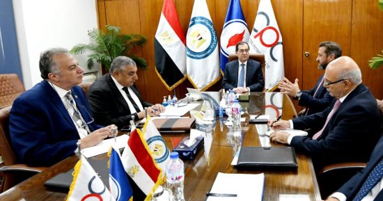 وزير البترول: ننفذ حاليا مشروعات استراتيجية هامة بمجالى التكرير والبتروكيماويات
